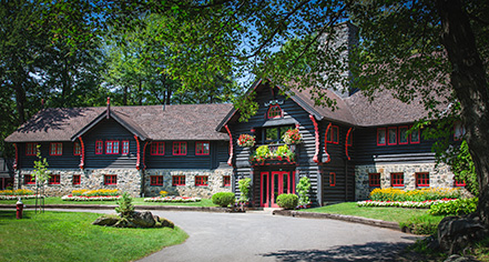Fairmont Le Château Montebello
in Montebello