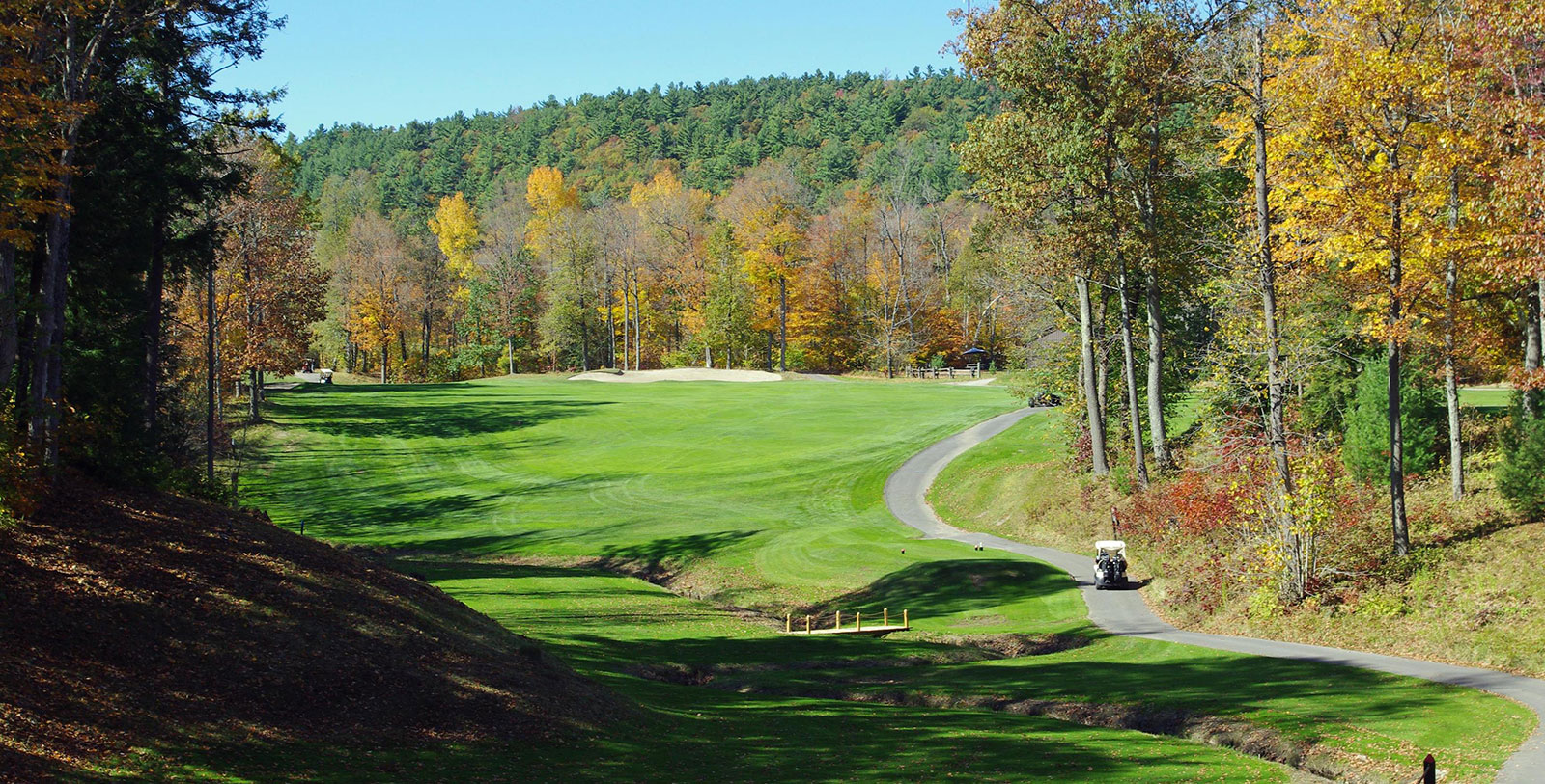 Experience a round of golf a the Golf Fairmont Le Château Montebello, one of Québec’s best fairways.