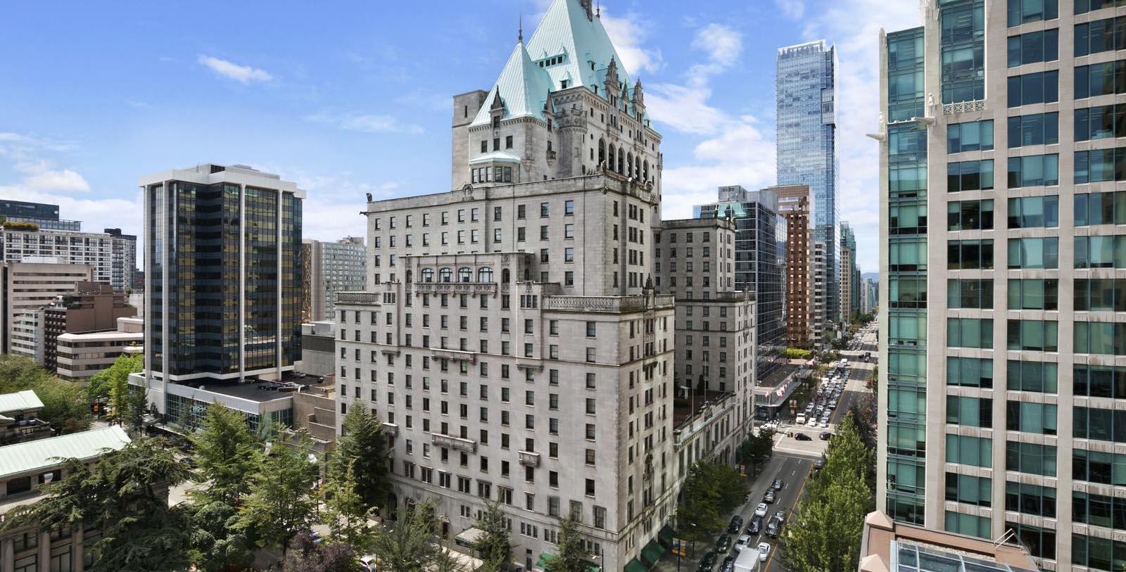 Image of hotel exterior Fairmont Hotel Vancouver, 1939, Member of Historic Hotels Worldwide, in Vancouver, Canada, Special Offers, Discounted Rates, Families, Romantic Escape, Honeymoons, Anniversaries, Reunions